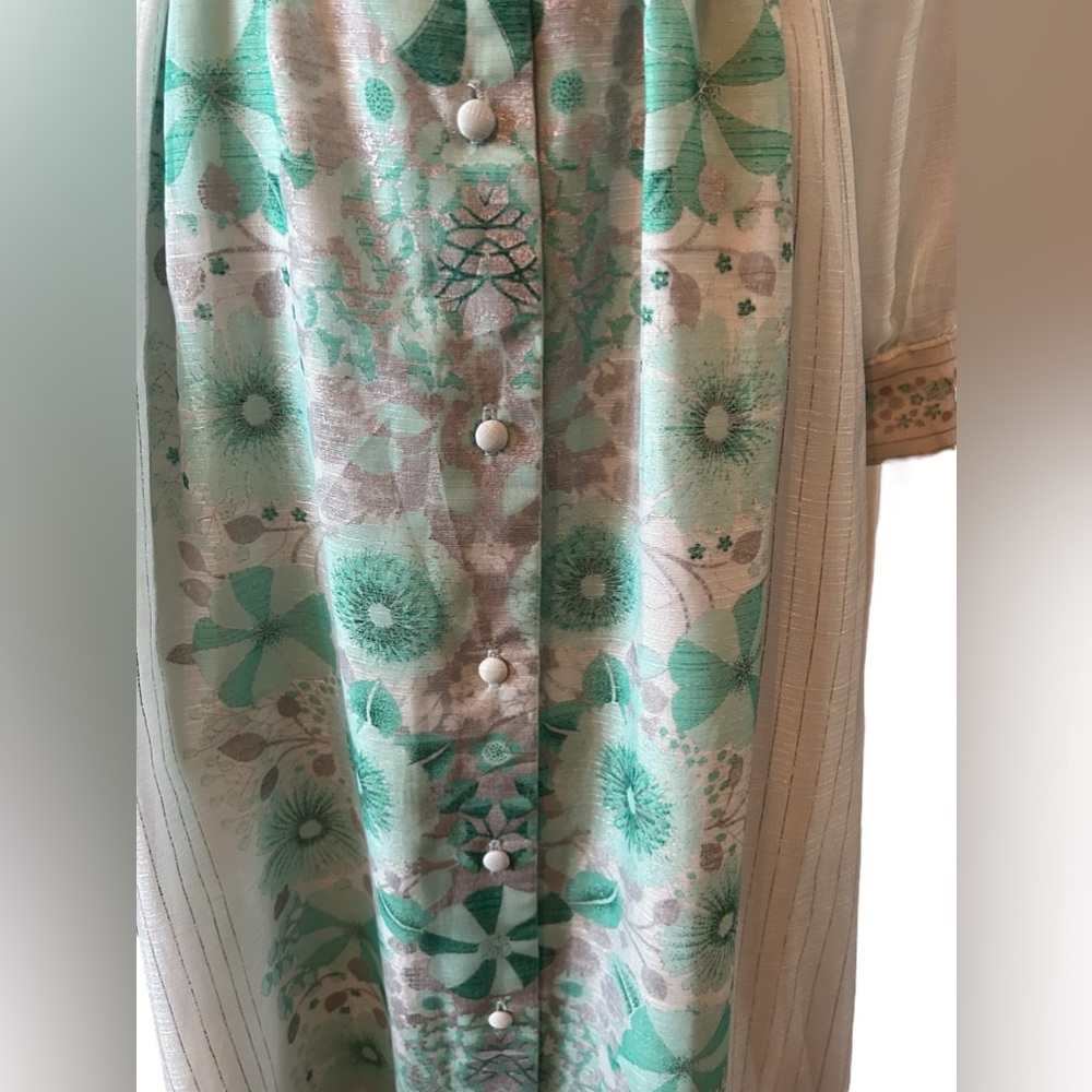 1970s Alfred Shaheen hostess dress with dagger collar. - Picture 5 of 13